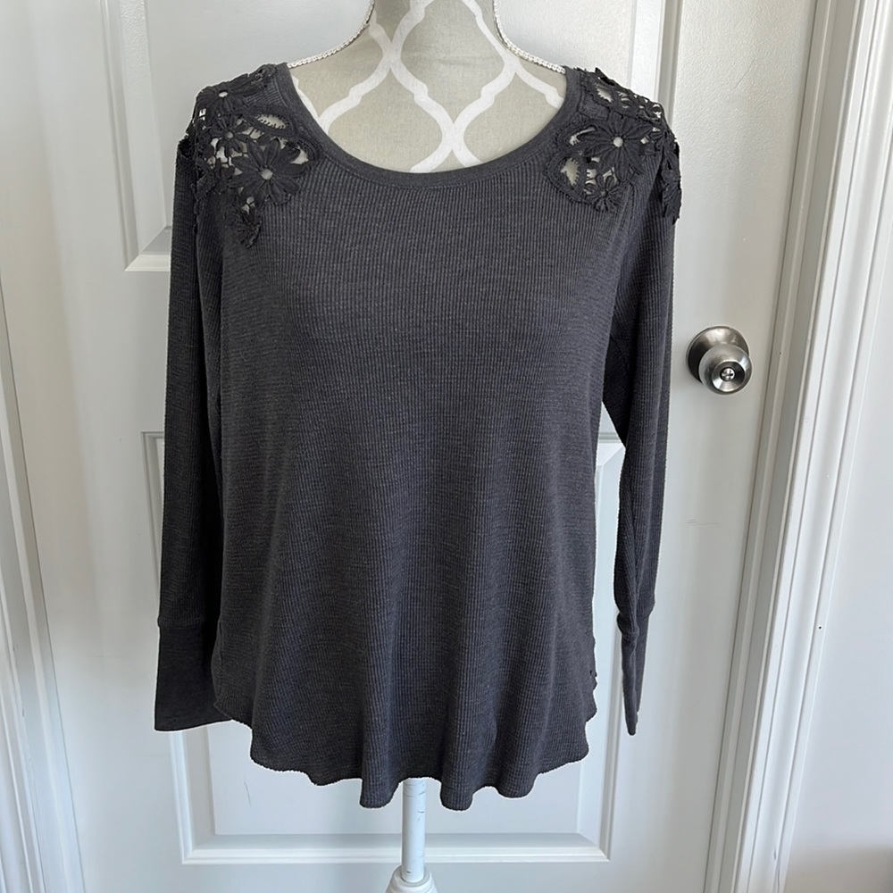 American Eagle lace waffle top size medium